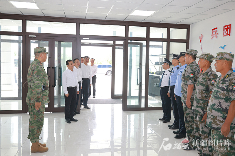 ​陈小江在伊犁州和兵团可克达拉市调研