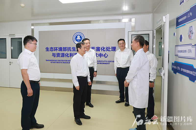​陈小江在伊犁州和兵团可克达拉市调研